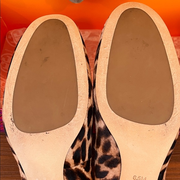 Tory Burch Gigi Pump printed haircalf Natural Leopard Flats with Gold Accents - Picture 8 of 11